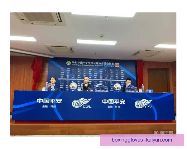 克鲁伊夫传控核心理念解析:控球主导与空间创造的战术哲学 克鲁伊夫传控核心理念解析:控球主导与空间创造的战术哲学